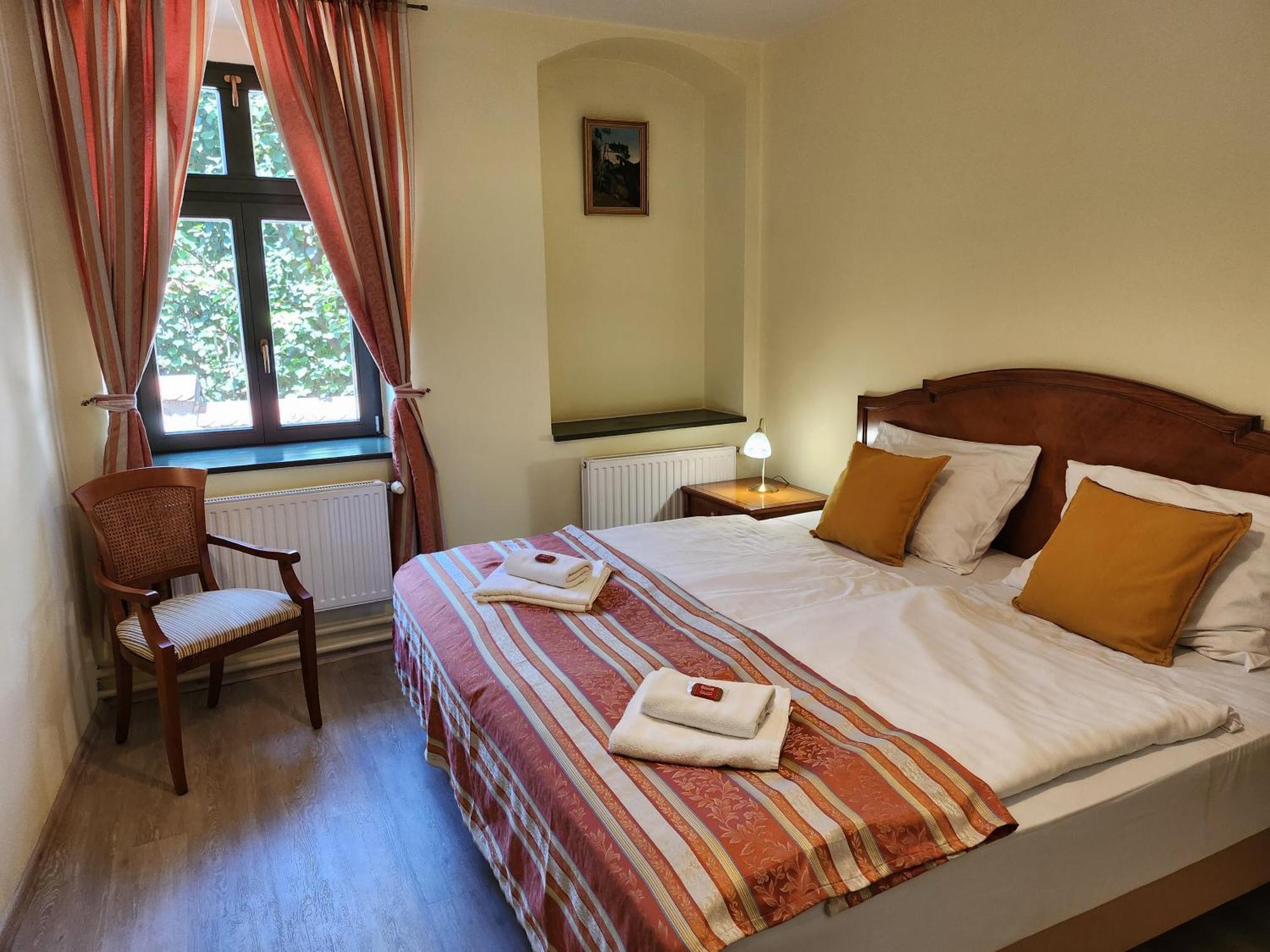 Hotel Opat 库特纳霍拉 外观 照片