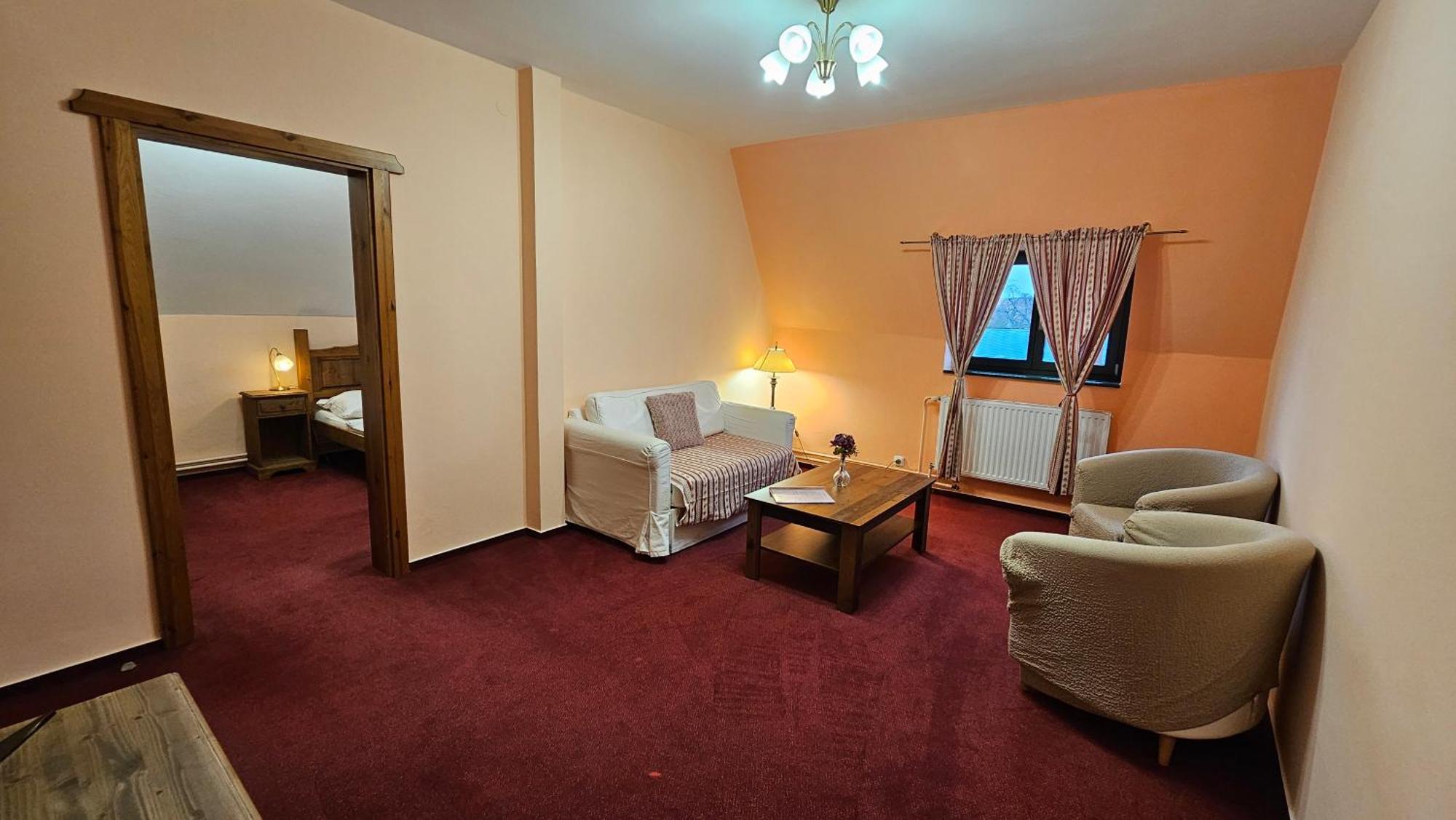 Hotel Opat 库特纳霍拉 外观 照片